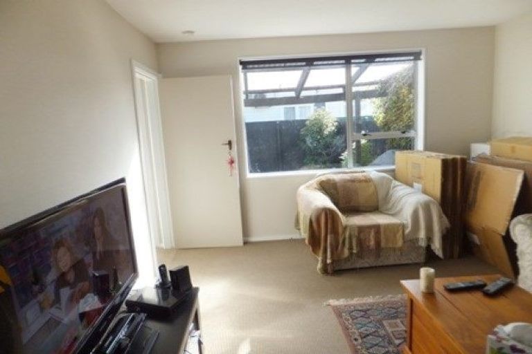 Photo of property in 2/19 Hargest Crescent, Sydenham, Christchurch, 8023