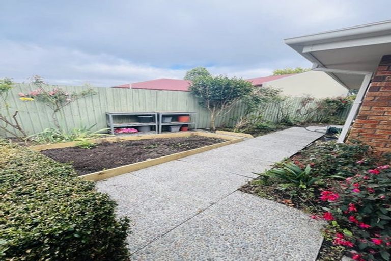 Photo of property in 8 Ridgewood Place, Shirley, Christchurch, 8061