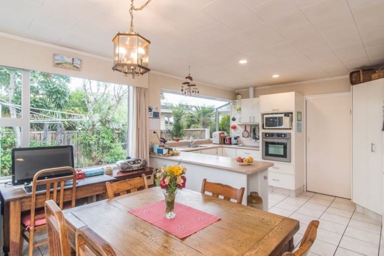 Photo of property in 10 Kingswood Grove, Raumati Beach, Paraparaumu, 5032