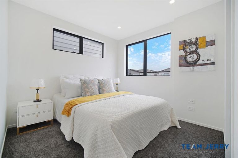 Photo of property in 63 Whare Kauri Road, Papakura, 2110