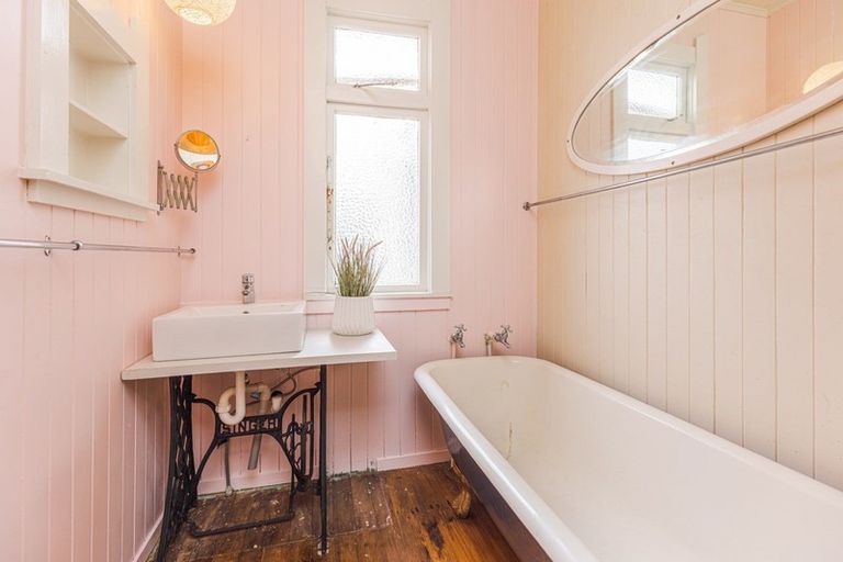 Photo of property in 2 Devon Road, Springvale, Whanganui, 4501