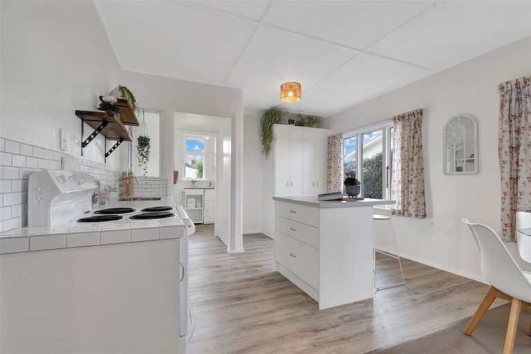 Photo of property in 21 Courage Road, Amberley, 7410