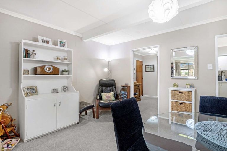 Photo of property in 2 Langley Avenue, Milson, Palmerston North, 4414