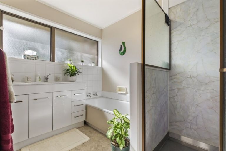 Photo of property in 11/9 Evans Road, Glen Eden, Auckland, 0602