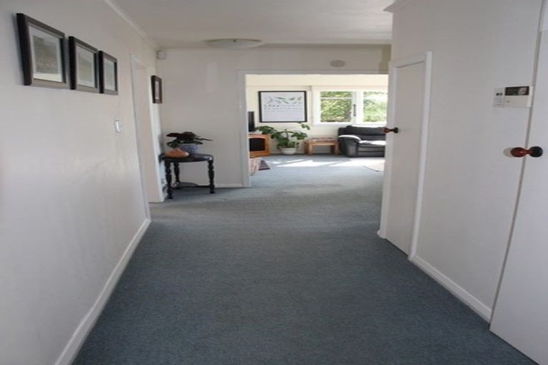 Photo of property in 19 Romney Square, Tawa, Wellington, 5028