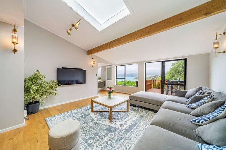 Photo of property in 33 Oak Avenue, Paremata, Porirua, 5024