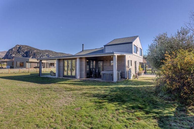 Photo of property in 2/19 Monteith Road, Albert Town, Wanaka, 9382