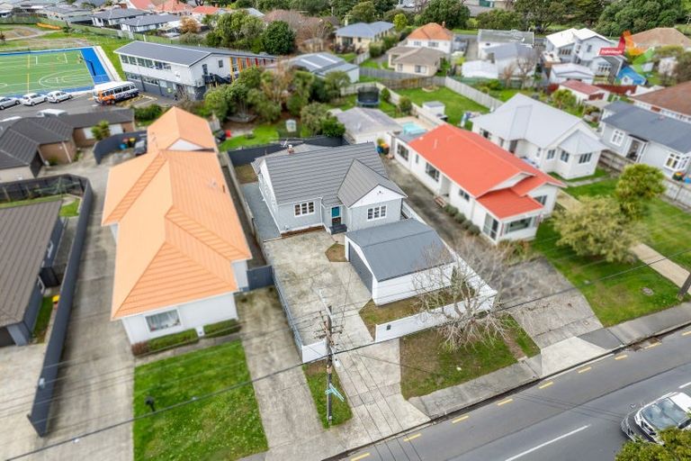 Photo of property in 40 Bell Road, Waiwhetu, Lower Hutt, 5010