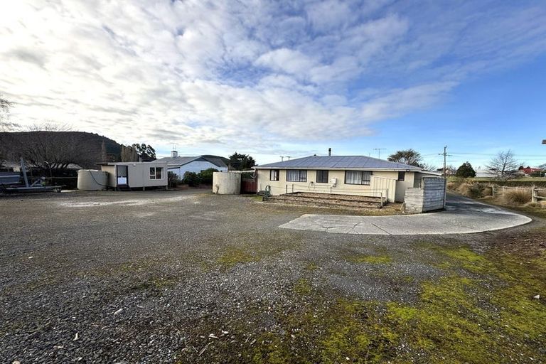 Photo of property in 17 Side Street, Clinton, 9534