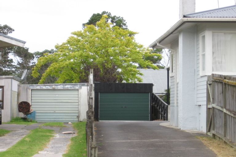 Photo of property in 1/20 O'donn Avenue, Beach Haven, Auckland, 0626