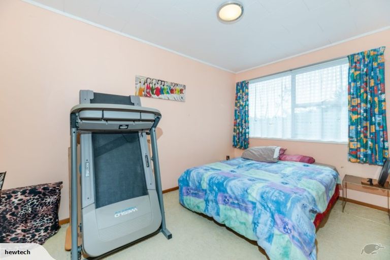 Photo of property in 8 Hewlett Road, Massey, Auckland, 0614