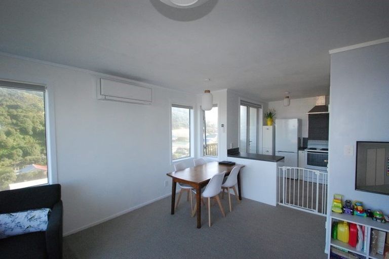 Photo of property in 4/6 Robertson Street, Owhiro Bay, Wellington, 6023