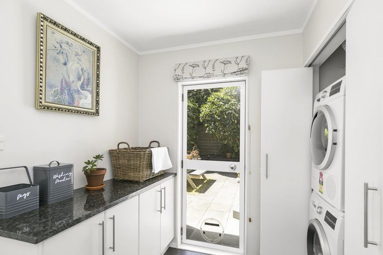 Photo of property in 5 Gavaskar Place, Khandallah, Wellington, 6035