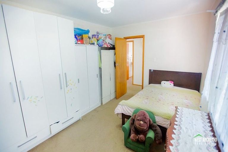 Photo of property in 405 West Coast Road, Glen Eden, Auckland, 0602