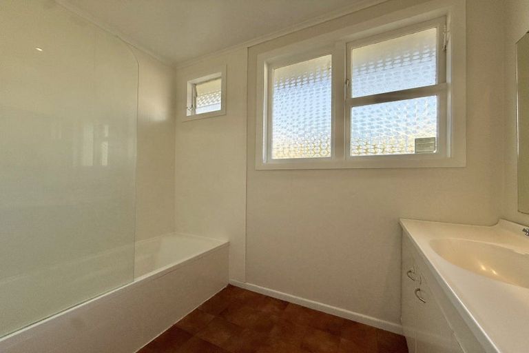 Photo of property in 2 Takahe Place, Tokoroa, 3420