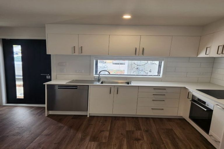 Photo of property in 12 Whakahui Lane, Mangere Bridge, Auckland, 2022