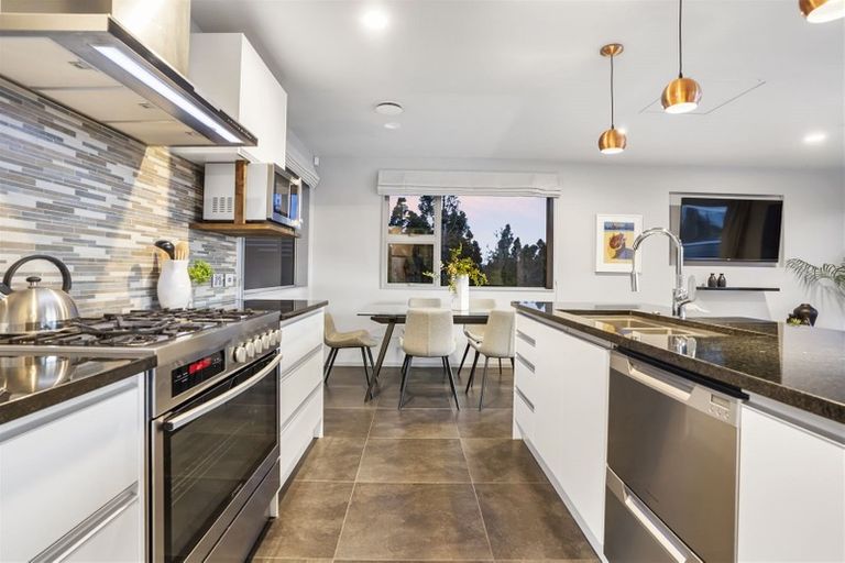 Photo of property in 126a Rangatira Road, Beach Haven, Auckland, 0626