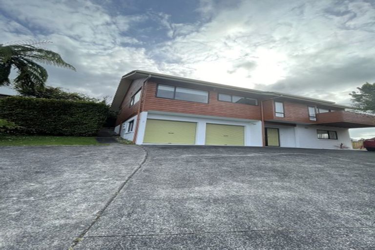 Photo of property in 2/13 Naviti Place, Browns Bay, Auckland, 0630