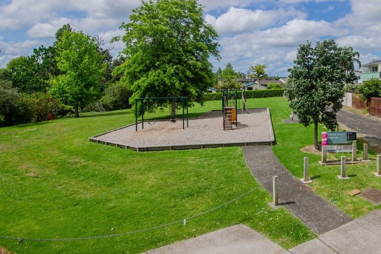 Photo of property in 4/28 Copley Street, New Lynn, Auckland, 0600