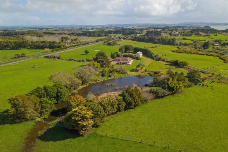 Photo of property in 359 Clarks Beach Road, Clarks Beach, Pukekohe, 2679