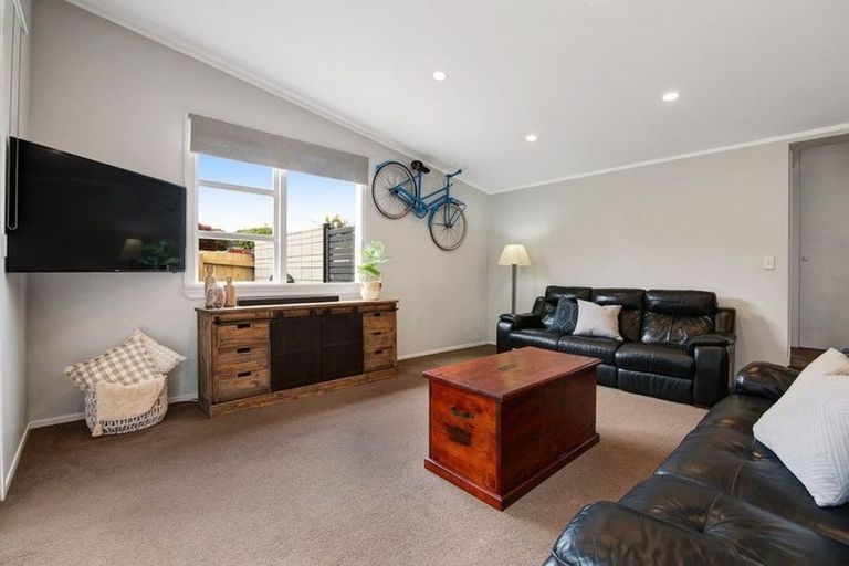 Photo of property in 16 Brandon Road, Manly, Whangaparaoa, 0930