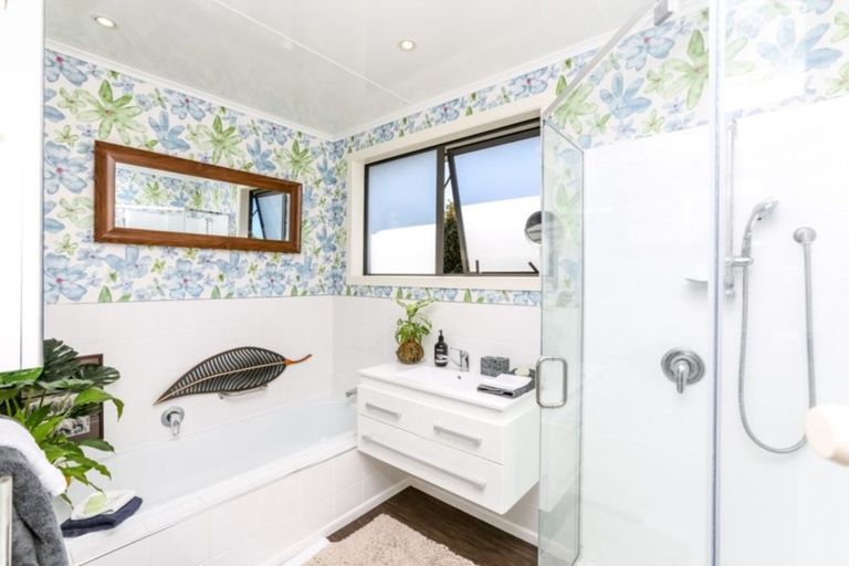 Photo of property in 13a Woodleigh Street, Frankleigh Park, New Plymouth, 4310