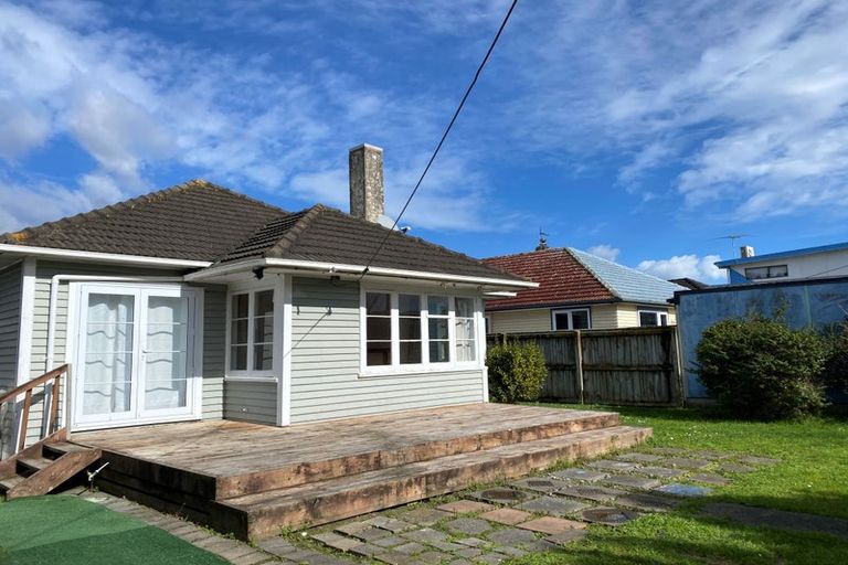 Photo of property in 19 Chapman Crescent, Naenae, Lower Hutt, 5011