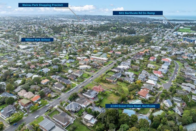 Photo of property in 2/104 Ocean View Road, Northcote, Auckland, 0627