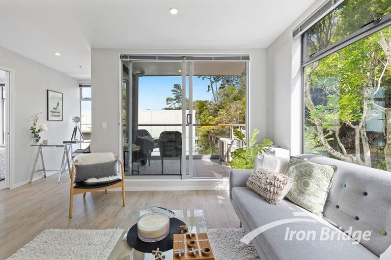 Photo of property in Norfolk Apartments, 308/19 Bute Road, Browns Bay, Auckland, 0630