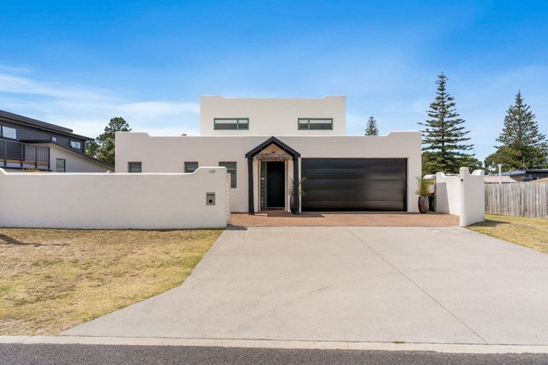 Photo of property in 108a Beverley Terrace, Whangamata, 3620