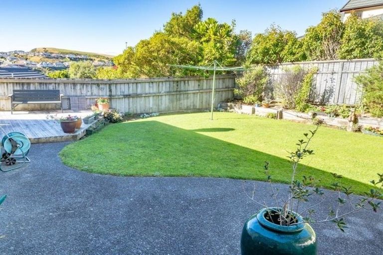 Photo of property in 15 Erlestoke Crescent, Churton Park, Wellington, 6037