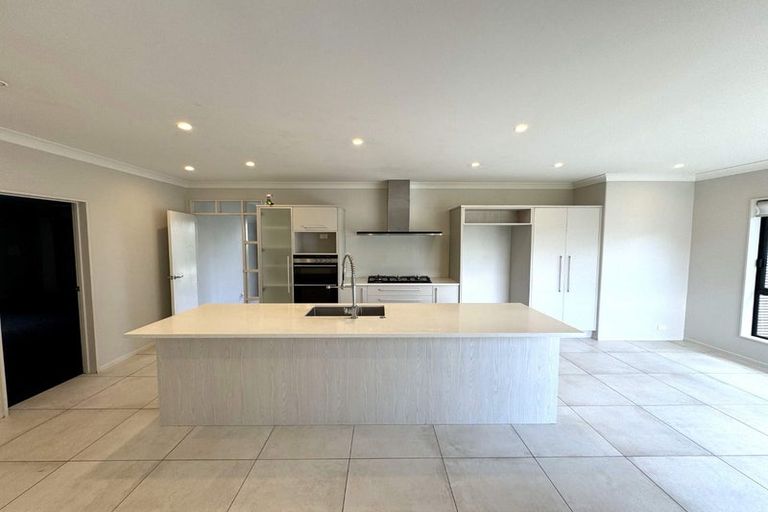 Photo of property in 11 Kaimanawa Road, Karaka, Papakura, 2113