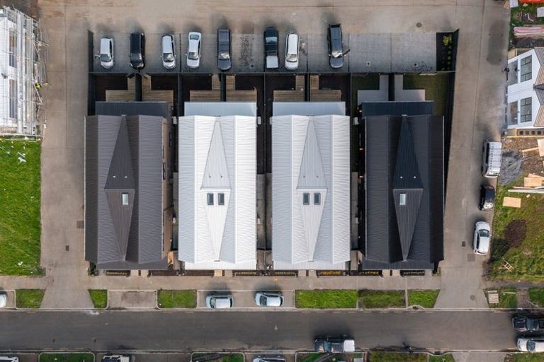 Photo of property in 24 Yellow Pear Lane, Karaka, 2578