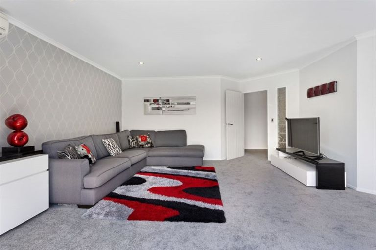 Photo of property in 10 Tawa Place, Parklands, Christchurch, 8083