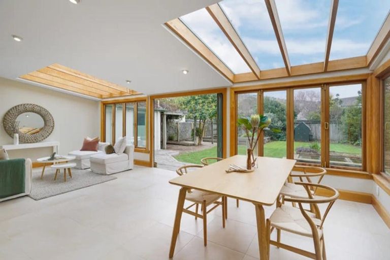 Photo of property in 4 Cliff Street, Moncks Bay, Christchurch, 8081