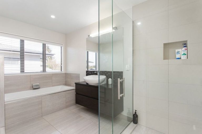 Photo of property in 154a Hamilton Avenue, Ilam, Christchurch, 8041