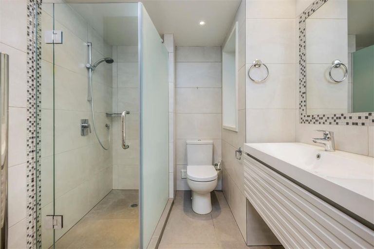 Photo of property in 8 Poseidon Place, Half Moon Bay, Auckland, 2012