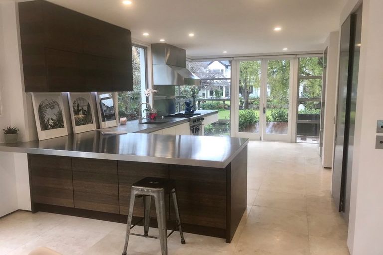 Photo of property in 100a Glandovey Road, Fendalton, Christchurch, 8052