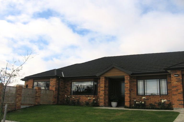 Photo of property in 17 Moana Grove, Waiwhetu, Lower Hutt, 5010