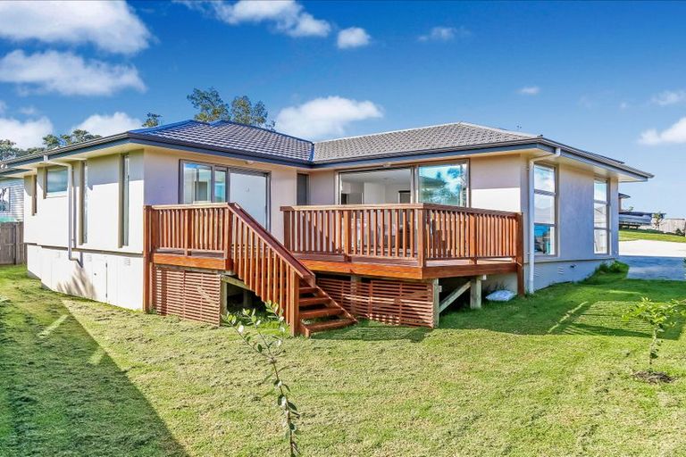Photo of property in 87 Tiriwa Drive, Massey, Auckland, 0614