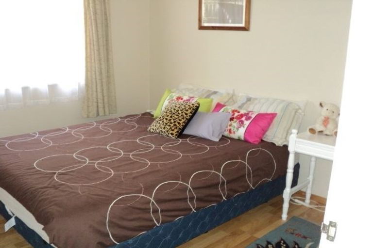 Photo of property in 3 Sasanqua Way, Crofton Downs, Wellington, 6035