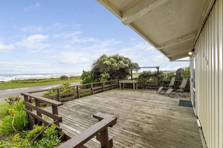 Photo of property in 224 Marine Parade, Otaki Beach, Otaki, 5512