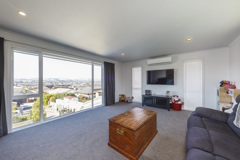 Photo of property in 18b Galea Grove, Kelvin Grove, Palmerston North, 4414