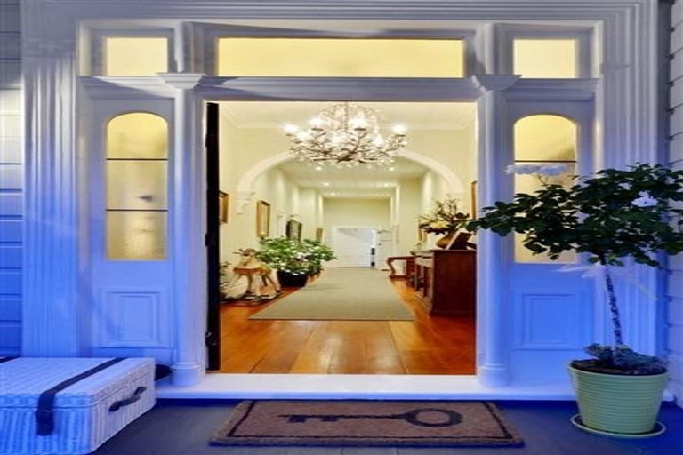 Photo of property in 17 Calliope Road, Devonport, Auckland, 0624