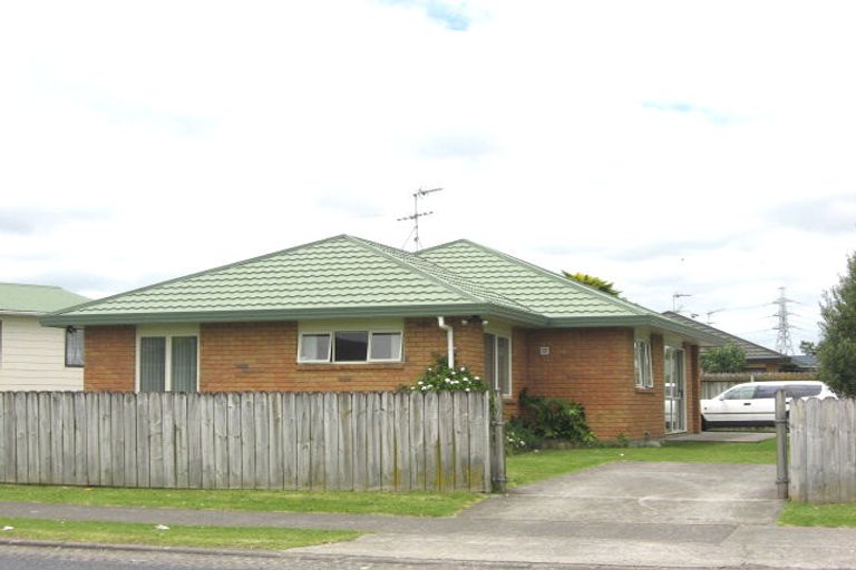 Photo of property in 49 Manuroa Road, Takanini, 2112