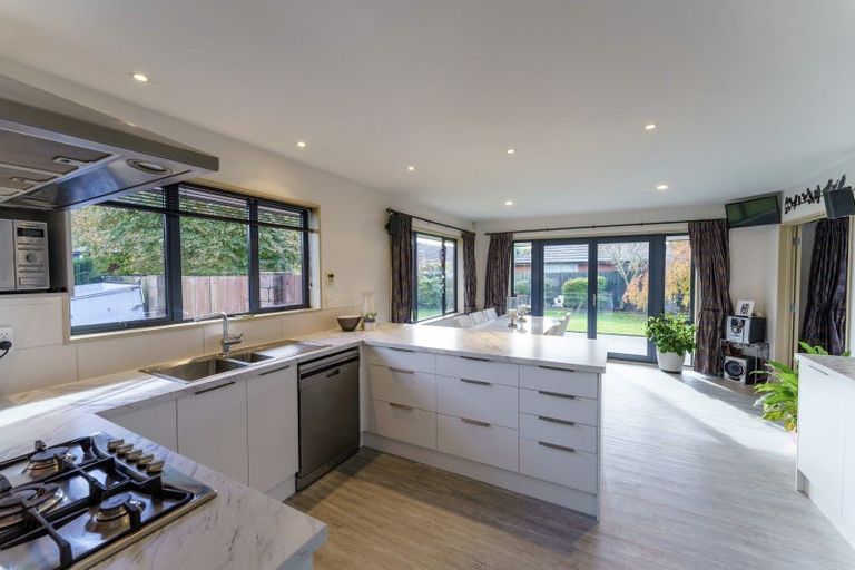 Photo of property in 5 Hideaway Gate, Parklands, Christchurch, 8083