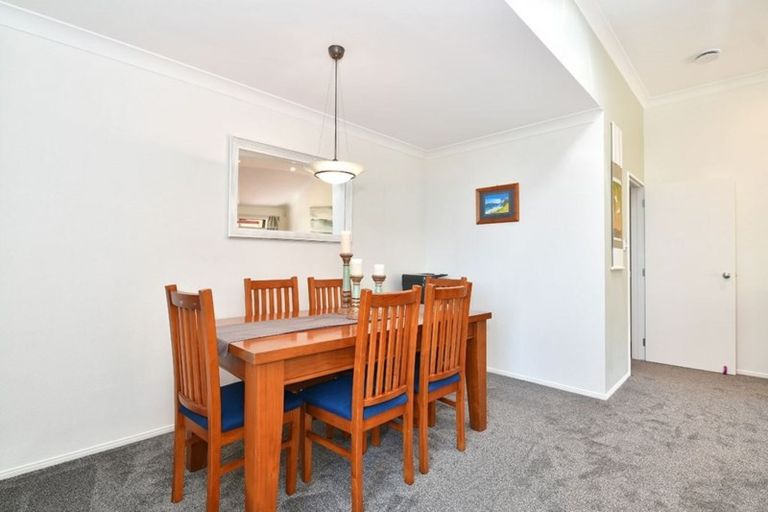 Photo of property in 4 Grovenor Drive, Orewa, 0931