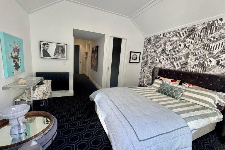 Photo of property in 322 Oriental Parade, Oriental Bay, Wellington, 6011