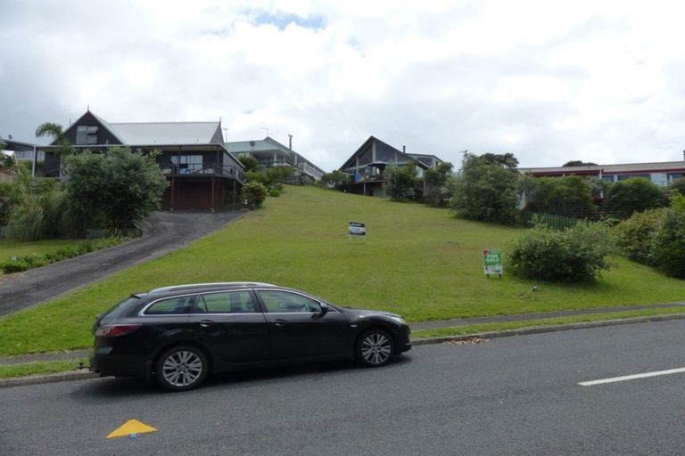 Photo of property in 119 Bambury Place, Onemana, Whangamata, 3691