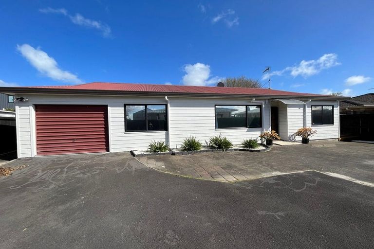 Photo of property in 2/16 Nogat Avenue, Papatoetoe, Auckland, 2024